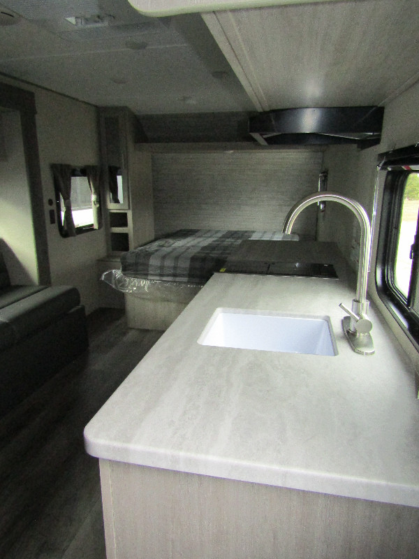2023 Catalina 184FQS in Travel Trailers & Campers in Sarnia - Image 4