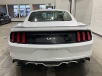La Ford Mustang GT modele a toit fuyant 2 portes 2017 offerte chez AutoStudio 72 a Mirabel mise sur... (image 2)