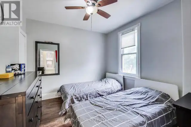 8 MADISON AVENUE Hamilton (Gibson), Ontario in Houses for Sale in Hamilton - Image 11