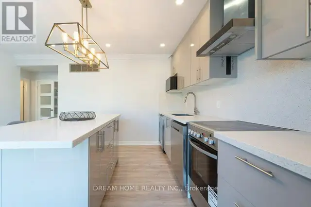 #BACK - 6 ALCESTER COURT Toronto (Yorkdale-Glen Park), Ontario in Long Term Rentals in City of Toronto - Image 3