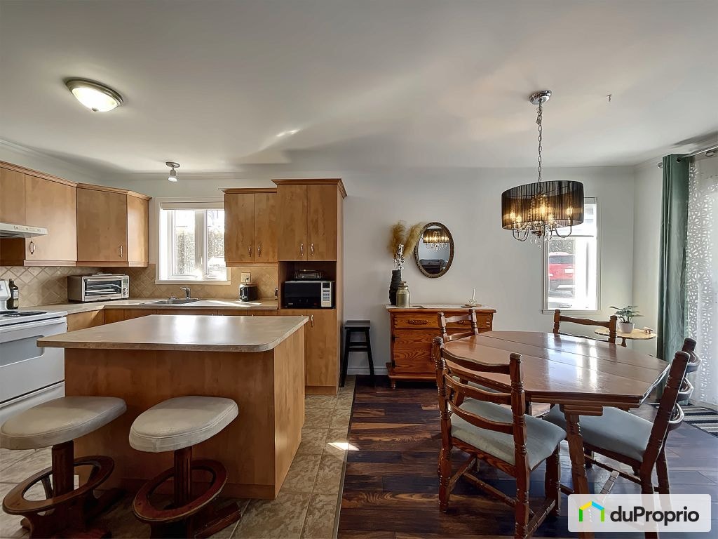 $220,000 - Condominium for sale in Riviere-Du-Loup — photo 1