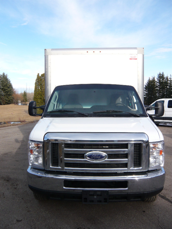 2019 Ford E-450 CUBE VAN, Commercial Cutaway, 16FT BOX, LOW KMS in Cars & Trucks in Edmonton - Image 2