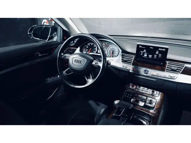 2014 Audi A8 L PANO/360CAM/NAV/20 IN RIMS/DRIVE ASSIST/BOSE in Cars & Trucks in Mississauga / Peel Region - Image 40