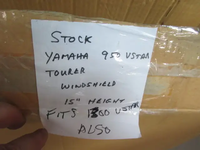 STOCK WINDSHIELDS HONDA YAMAHA KAWASAKI SUZUKI in Motorcycle Parts & Accessories in Cambridge - Image 4