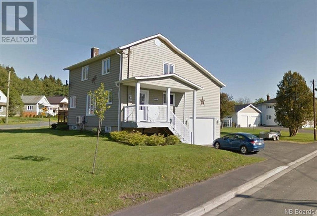 1111 Rue Saint-François Edmundston, New Brunswick dans Maisons à vendre  à Edmundston