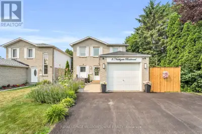 Welcome home to 3 Northgate Blvd! This beautifully maintained 3-bedroom, 2-bathroom two-storey home...