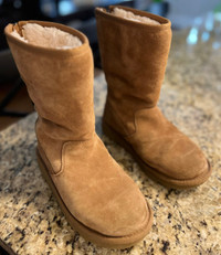 Ugg Boots - Size 4 USA/Can, 3 UK, 36 Euro