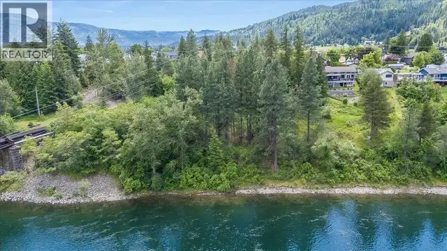1101 1st Street Lot# Lot B Castlegar, British Columbia in Land for Sale in Nelson - Image 7
