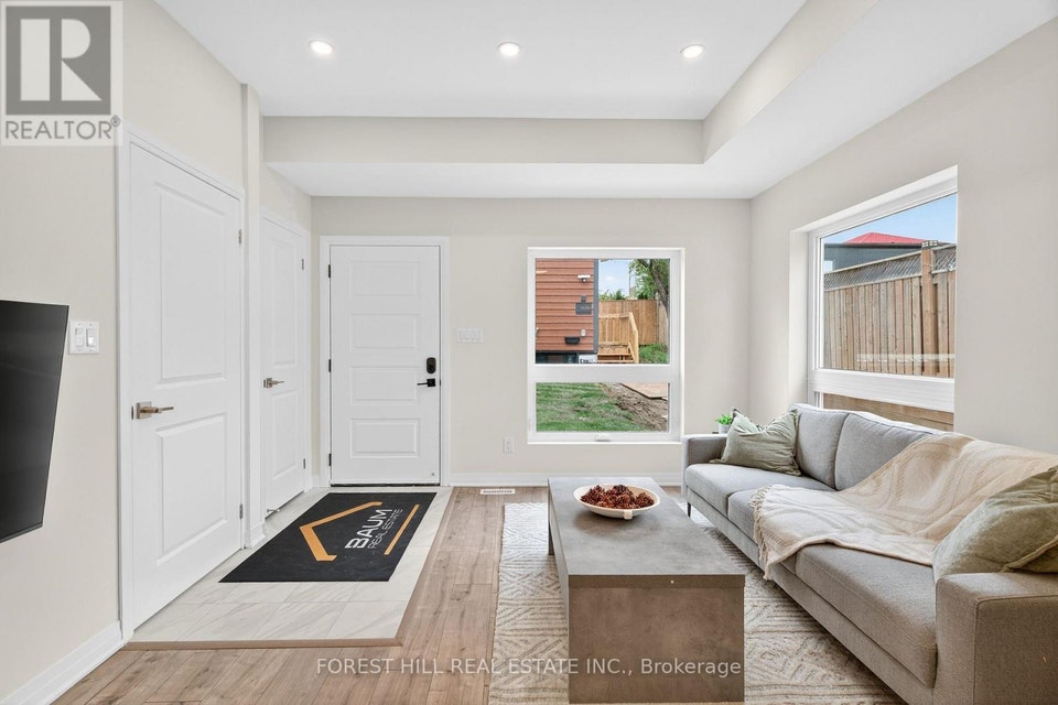 A - 12 SMALLWOOD DRIVE Toronto (Downsview-Roding-CFB), Ontario 2