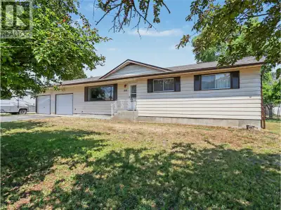 Well-maintained and centrally located in Grand Forks, this 4 bedroom, 3 bathroom home offers comfort...