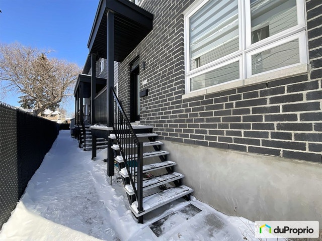 $689,000 - Townhouse for sale in Longueuil (Vieux-Longueuil) — photo 3