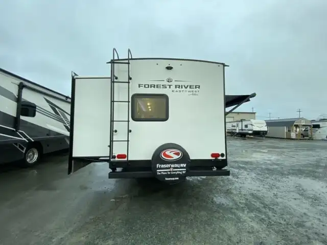 2025 EAST TO WEST Alta 3150KBH in Travel Trailers & Campers in Bedford - Image 9