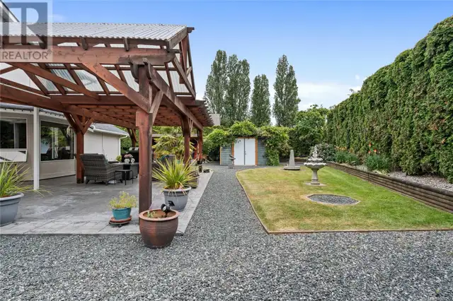 870 Cavin Rd French Creek, British Columbia in Houses for Sale in Parksville / Qualicum Beach - Image 8