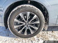 Wireless Phone Connectivity, Window Grid Diversity Antenna, Wheels: 19 5-V Spoke Black Diamond Cut A... (image 9)