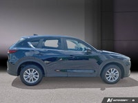 2022 Mazda CX-5 Le Mazda CX-5 GS 2022 est un VUS compact qui se distingue par son design élégant, so... (image 5)