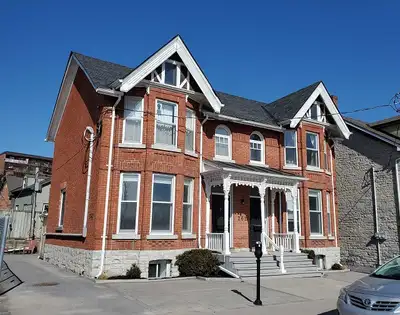Address: 262 Wellington Street, Unit 1, Kingston Rent: $2,750/month (plus electricity and water/sewe...