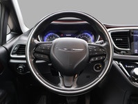 SAFETY INCLUDED ONE OWNER LOCAL ONTARIO CAR Very Clean Chrysler Pacifica limited V6 3.6L With Automa... (image 9)