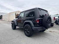 BLACK FREEDOM TOP 3-PIECE HARDTOP -inc: Freedom Panel Storage Bag Rear Window Defroster Rear Window... (image 4)