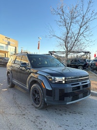 Heated Front Seats, Backup Camera, Apple Carplay/Android Auto, Heated Steering Wheel, 2 Keys, Leathe... (image 3)