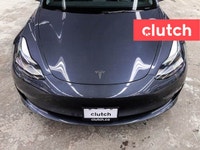 1 OWNER / Automatic High Beams, Rear View Camera, Rear Parking Sensors and more! Clutch is the large... (image 6)