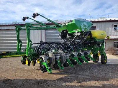 Retrofit 2026 with Cornerstone row units. vDrive Deltaforce, 4T Salford Ferti-Go dry system. Jd sing...
