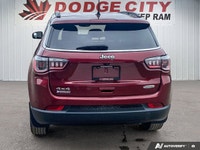 This Jeep Compass boasts a Regular Unleaded I-4 2.4 L/144 engine powering this Automatic transmissio... (image 4)