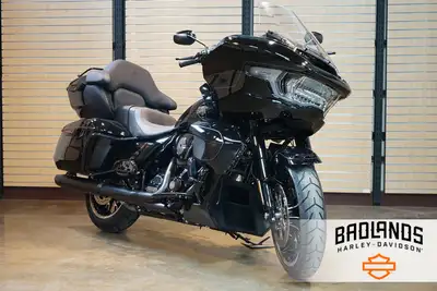 2026 Harley-Davidson Road Glide LimitedThe King of the Highway Returns.The 2026 Road Glide Limited s...