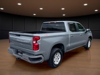 Price includes $1,000 finance credit. Price does not include fees or taxes. The 2025 Chevrolet Silve... (image 5)