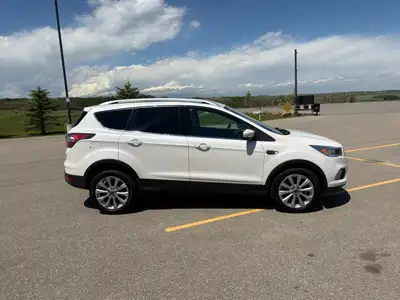 2018 FORD ESCAPE TITANIUM AWD Active Title Mileage 127.610 KM Engine : 2.0L Turbo Transmission: Auto...