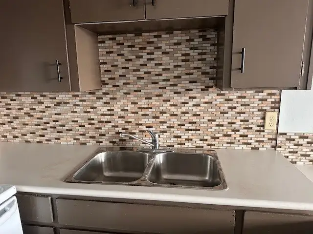 Bachelor Unit, Bay/Algoma District. $1100 incl. Available NOW in Long Term Rentals in Thunder Bay - Image 3
