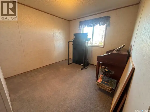 33 Cypress Mobile Home PARK Maple Creek, Saskatchewan in Houses for Sale in Swift Current - Image 30