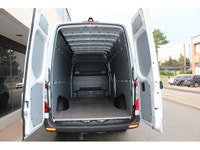 2025 MERCEDES SPRINTER 2500 -- 170 FULL SIZE -- HIGH ROOF -- ECONOMICAL AND POWERFUL HIGH OUTPUT DIE... (image 9)
