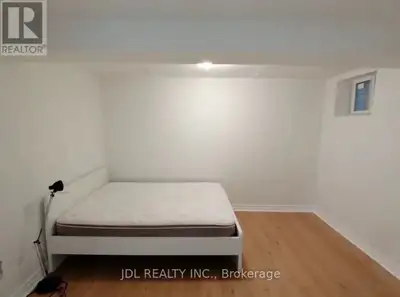 SUITE A BASEMENT - 10 APACHE TRAIL Toronto (Hillcrest Village),