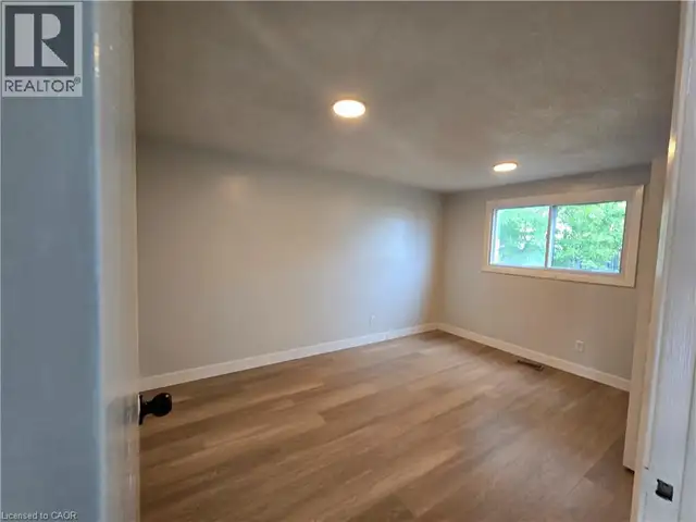 99 CLUTHE Crescent Kitchener, Ontario in Houses for Sale in Kitchener / Waterloo - Image 16