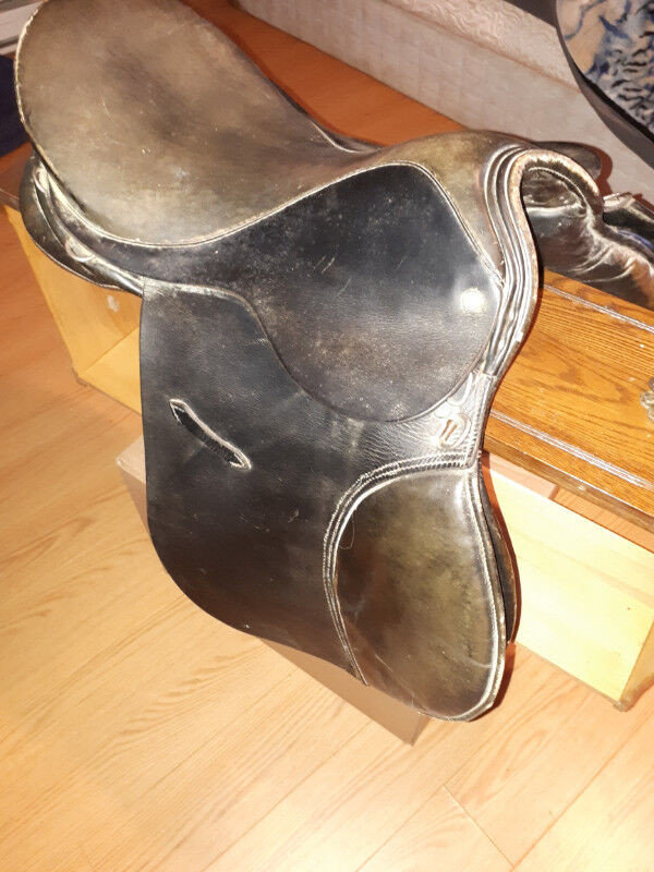 Various English Saddles 1 Aussie Saddle in Equestrian & Livestock Accessories in Annapolis Valley - Image 2