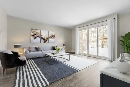 Comfort and Convenience at 850-906 Wonderland Road Located in a bustling area of London, 850-906 Won...