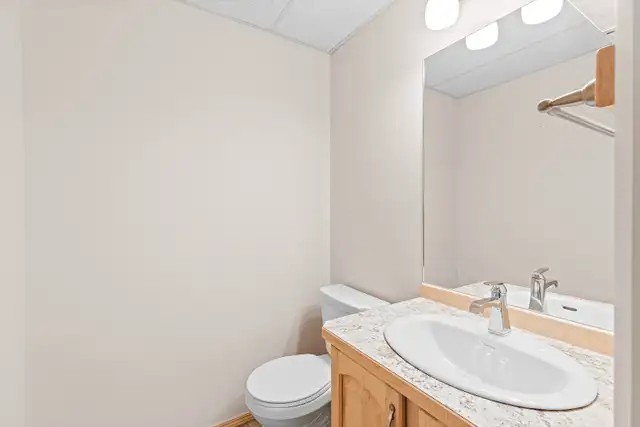 NO CONDO FEES Gorgeous Townhome w Realtor® Tamara Cromarty in Houses for Sale in Whitehorse - Image 21