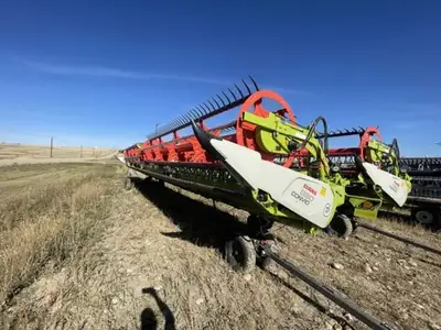 45' Flex-Draper w/ Double Knife Drive, Split Reel w/ Fore/Aft, Upper Cross Auger, Header Height Sens...