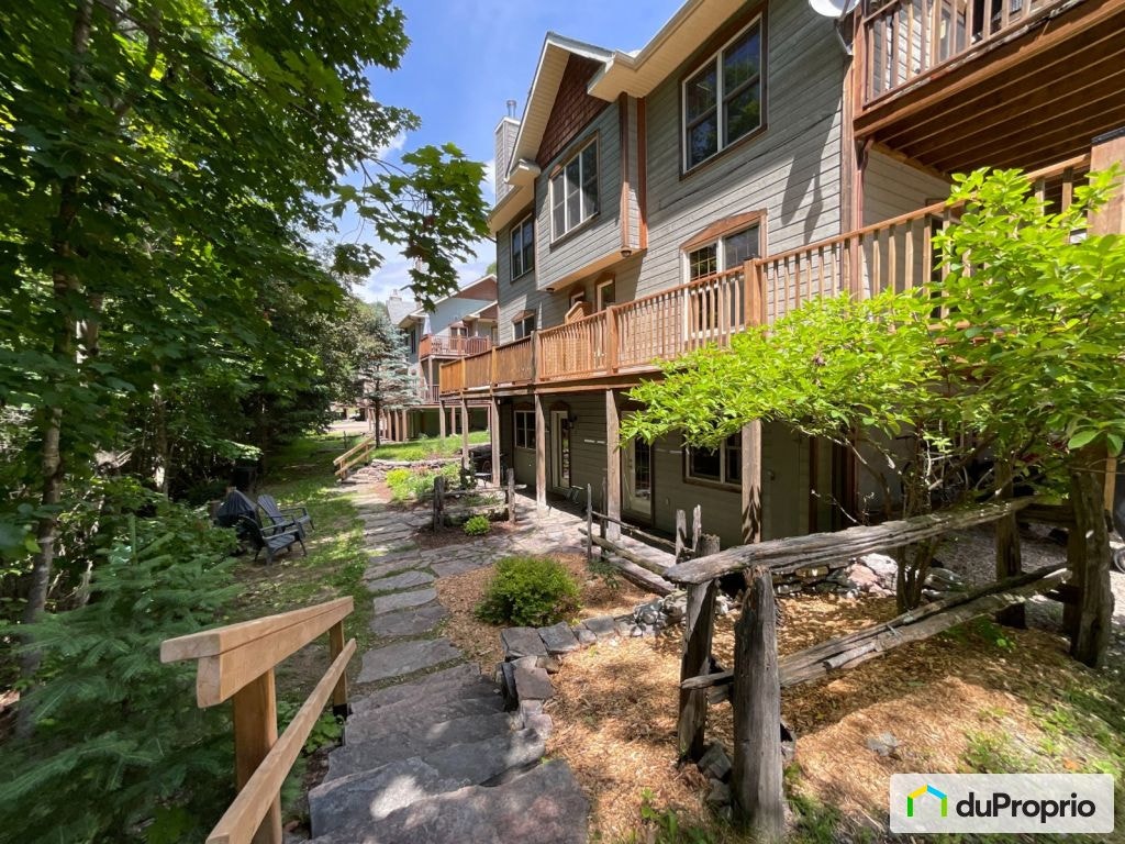 $439,000 - Condominium for sale in Mont-Tremblant — photo 1