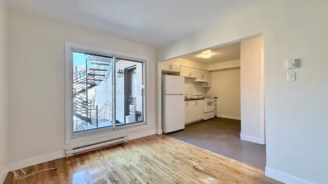 3.5-Bedroom Apartment – Ville-Marie – Appliances + Hot Water Included – Available Now!