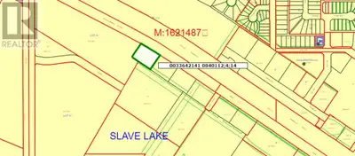 Perfect opportunity awaits your business, from this front highway commercial property! Fully service...