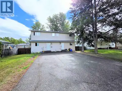 Centrally located duplex walking distance to all amenities. This 2-storey property with full basemen...