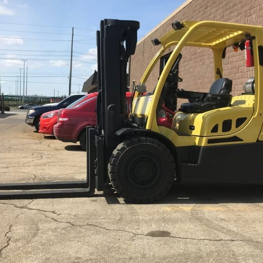 2016 Hyster 12000 lb Heavy Duty Forklift in Heavy Equipment Parts & Accessories in Oakville / Halton Region - Image 4