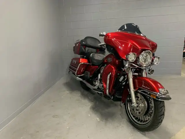 2013 Harley-Davidson Electra Glide Ultra Classic in Street, Cruisers & Choppers in Oshawa / Durham Region - Image 6