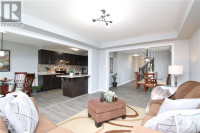 Amazing 2 unit 4 bed corner Townhome in Barrhaven!