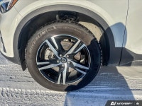 Volvo Canada Special! Climate package - Heated windscreen washer nozzles - Headlight cleaning - Heat... (image 9)