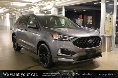This Ford Edge has a strong Intercooled Turbo Premium Unleaded I-4 2.0 L/122 engine powering this Au...