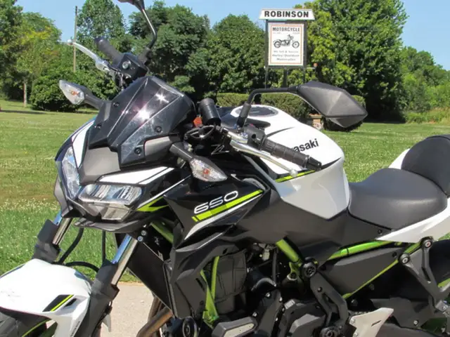 2021 Kawasaki Z650 ABS in Sport Bikes in Leamington - Image 15