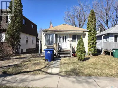 Welcome to 829 Avenue I North situated in the heart of desirable Westmount. Whether you’re looking f...