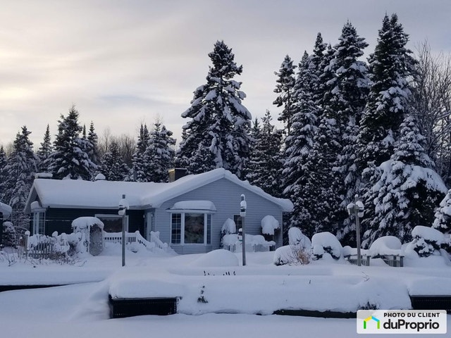 $599,999 - Bungalow for sale in St-Tite-Des-Caps — photo 2